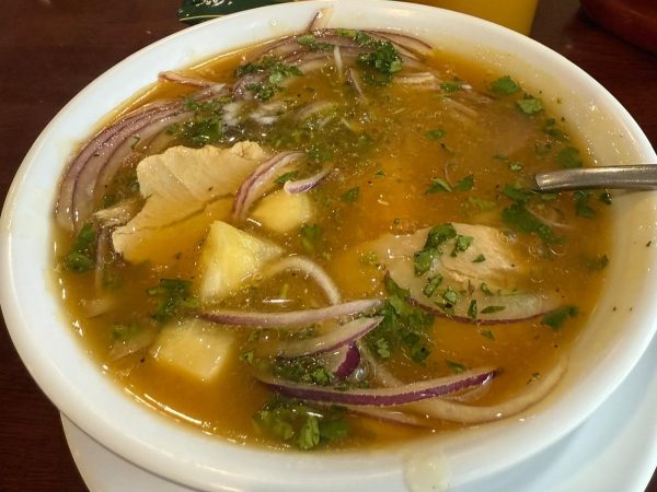 Encebollado ecuatoriano, el sabor que acerca a los migrantes al hogar