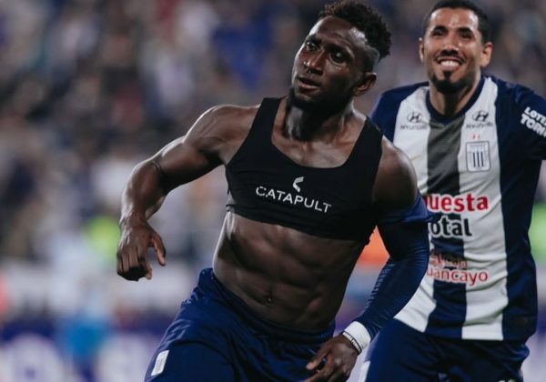 Eryc Castillo brilla con golazo en la victoria 2-0 de Alianza Lima ante Gremio