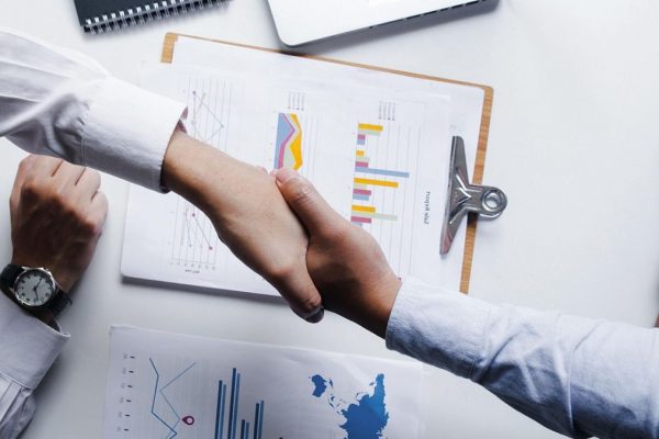 ¿Estás interesado en iniciar tu negocio? Conoce cuánto cuesta constituir una mediana y pequeña empresa en Ecuador. (Pixabay).