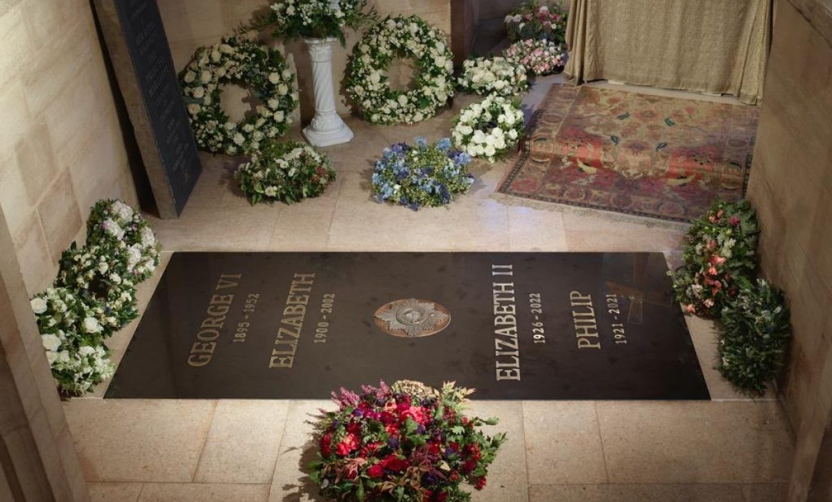 Casa Real.- La Casa Real británica publica la primera fotografía de la lápida de Isabel II