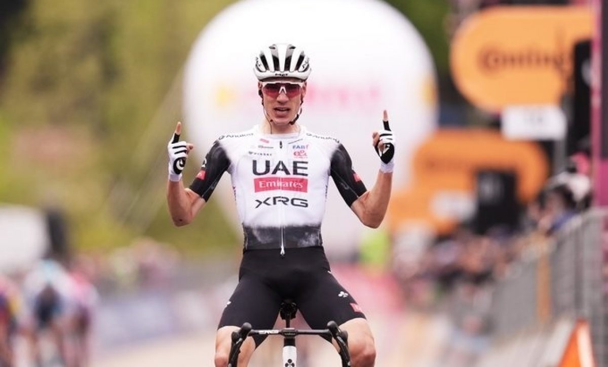 El español Juan Ayuso conquista la alta montaña y se acerca al liderato del Giro