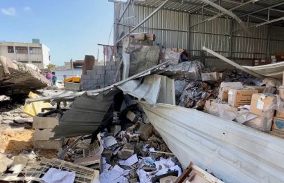 Tres muertos y 46 heridos por disparos israelíes en centro de ayuda en Rafá