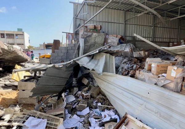 Tres muertos y 46 heridos por disparos israelíes en centro de ayuda en Rafá