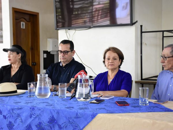 Fressia Villacreses tiene el respaldo de varios activistas y ciudadanos.