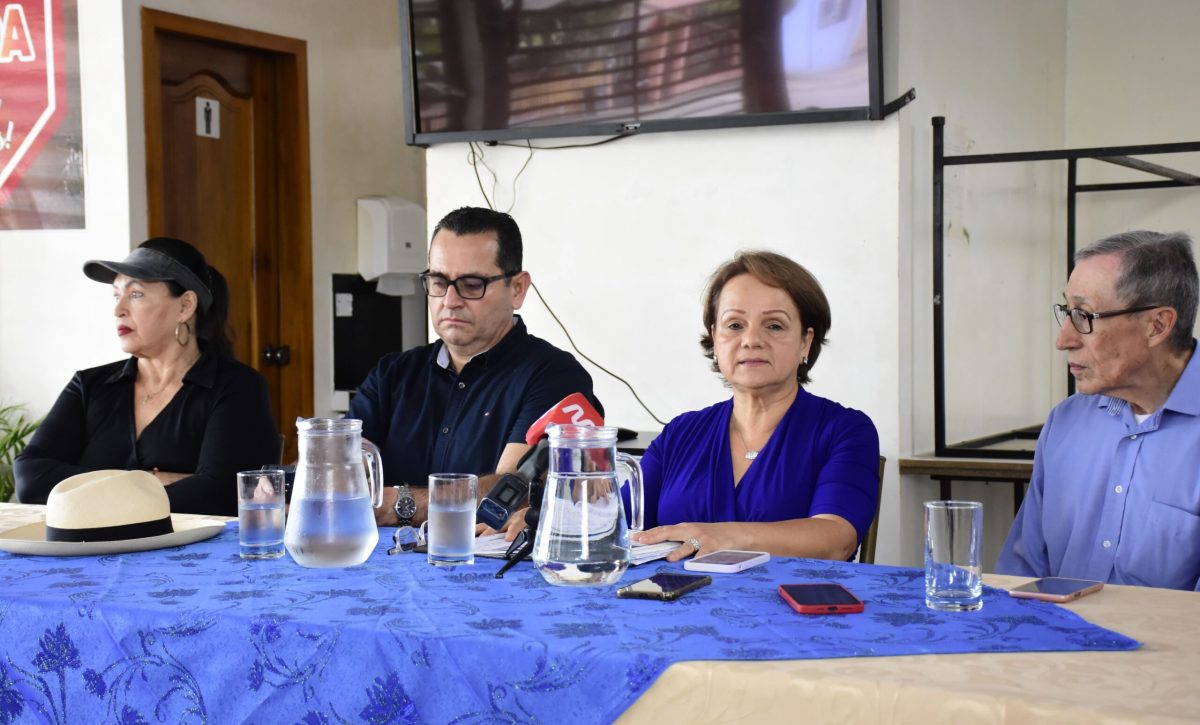 Fressia Villacreses tiene el respaldo de varios activistas y ciudadanos.