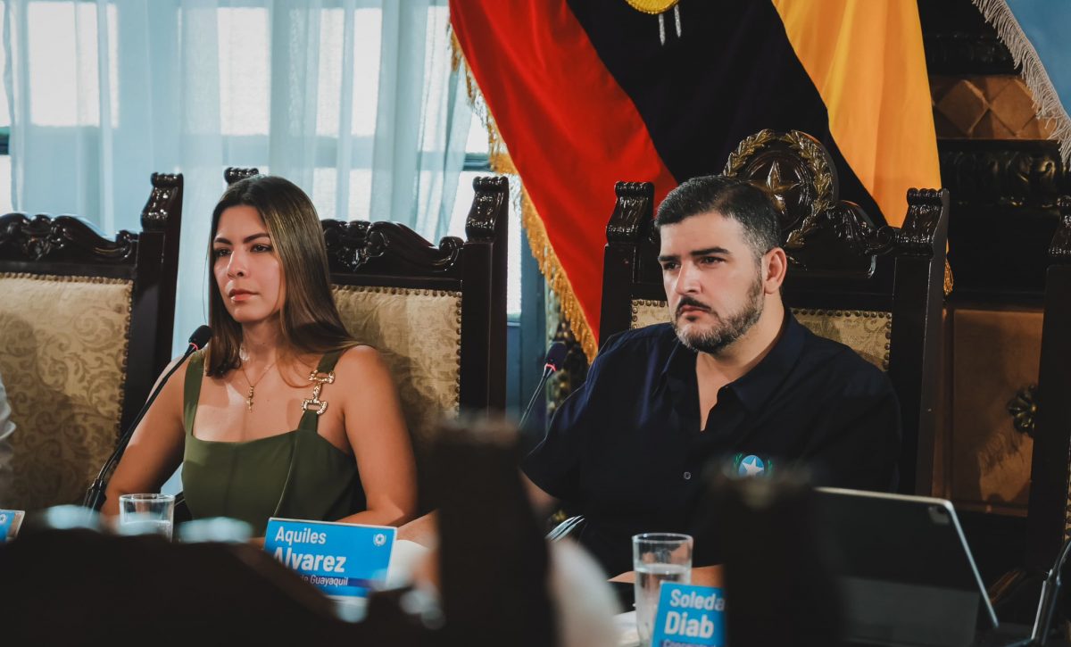 Federación de Comunas del Guayas declara 'personas no gratas' al alcalde Aquiles Álvarez y a la vicealcaldesa Tatiana Coronel