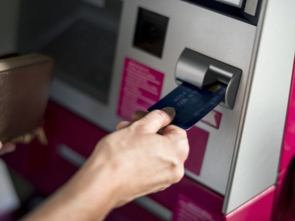 Feriado en Ecuador ¿cómo funcionarán los servicios bancarios del 9 al 11 de agosto?