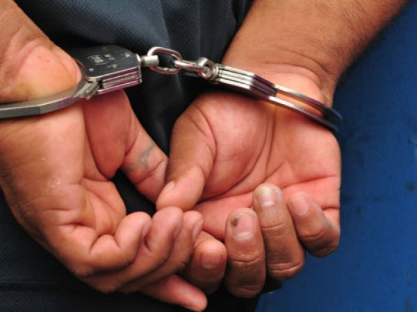 Fiscalía imputa a sospechoso por asesinato de comerciante y daño colateral a dos estudiantes en Santa Elena