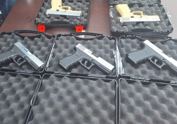 Foto de archivo de armas de fuego decomisadas en un caso similar.