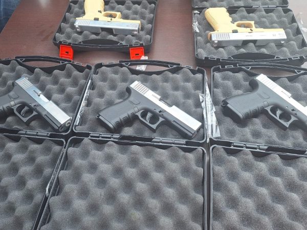Foto de archivo de armas de fuego decomisadas en un caso similar.