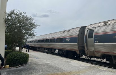 Foto de la estación del tren de la línea ferroviaria Amtrak en Orlando (Florida).