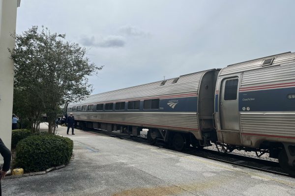 Foto de la estación del tren de la línea ferroviaria Amtrak en Orlando (Florida).