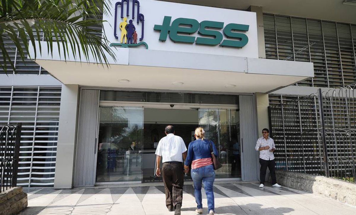 Afiliación al IESS: Obligación desde el primer día de trabajo en Ecuador.