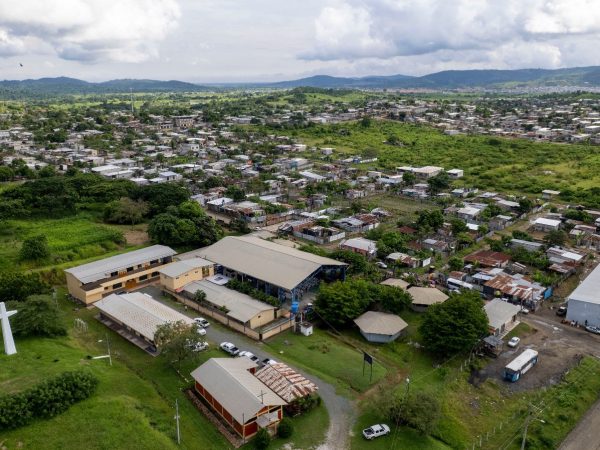 Los títulos facilitan el acceso a servicios básicos como agua potable, alcantarillado y electricidad en Guayaquil.