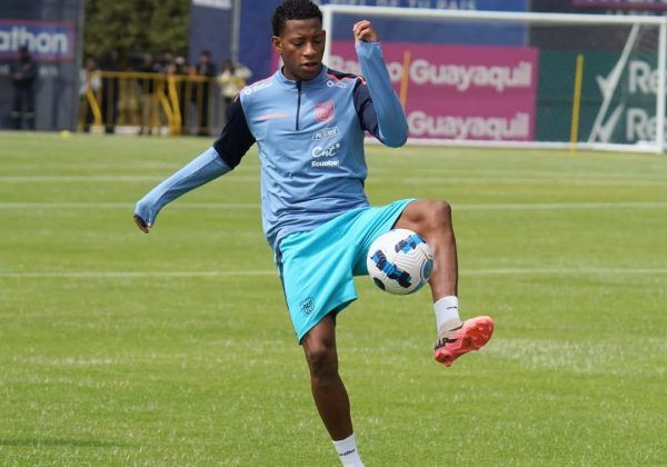 Gonzalo Plata ya está en Guayaquil para sumarse a la tricolor