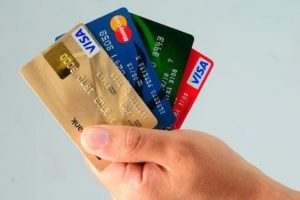 Las tarjetas de crédito son una herramienta financiera clave para pagos, emergencias o necesidades inmediatas.