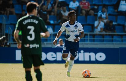 CD Tenerife renueva a Anthony Landázuri hasta 2027 tras descenso.