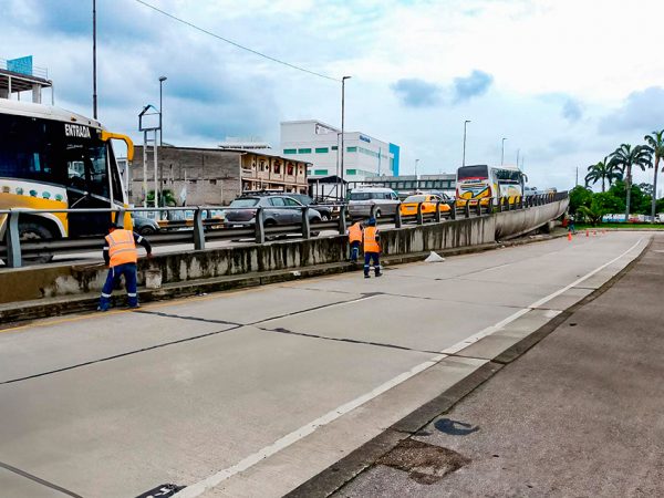 La reparación del paso elevado en la avenida Pedro Menéndez obligará a cerrar un carril clave en Guayaquil.