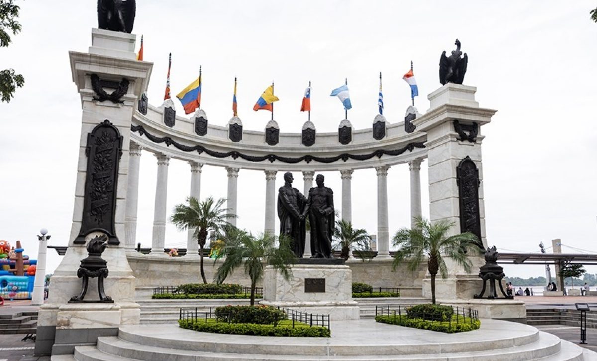 Cada 26 de julio, Guayaquil recuerda el encuentro entre Bolívar y San Martín, hecho clave de la independencia.