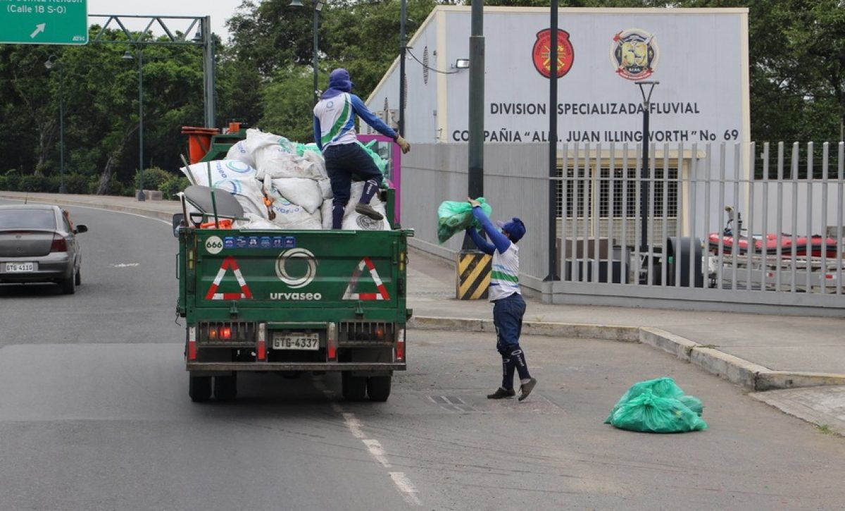 Más de 50 mil personas asistieron al estadio Monumental para el partido entre Ecuador y Brasil, respaldados por un operativo municipal de gran escala.
