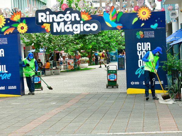 Guayaquil vivió una jornada masiva por el Día del Niño con juegos, espectáculos y limpieza intensiva tras el paso de más de 40.000 personas.