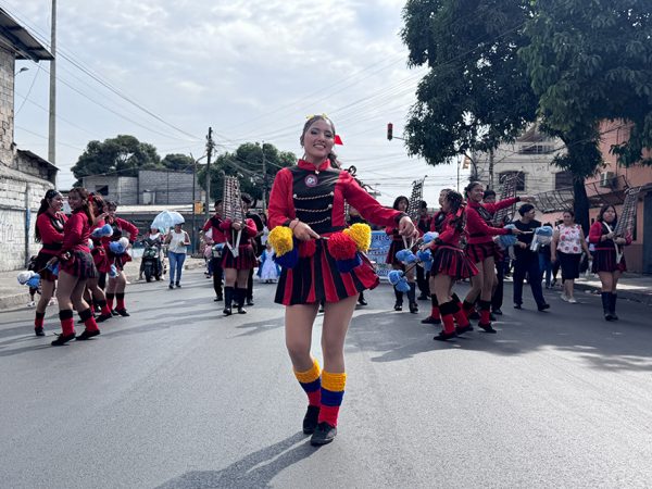 La Empresa Pública DASE inauguró las fiestas julianas 2025 con un pregón cívico-cultural en el suroeste de Guayaquil.