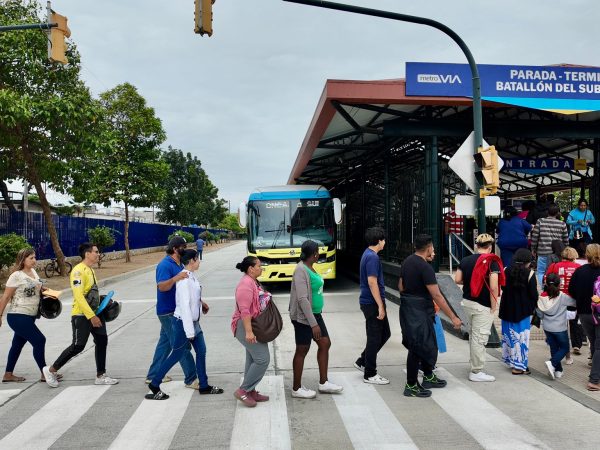 Los guayaquileños podrán viajar sin costo alguno desde las 06:00 hasta las 21:00, sin necesidad de recargar sus tarjetas La Guayaca,