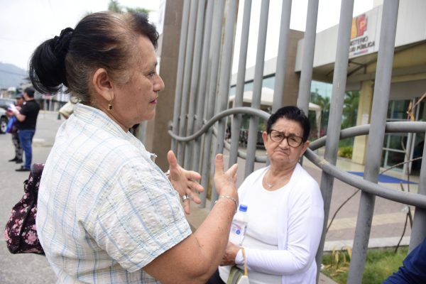 Beatriz Molina, lamentó que su madre no le puedan dar una cita con el especialista.