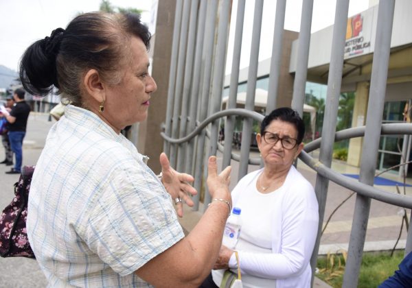 Beatriz Molina, lamentó que su madre no le puedan dar una cita con el especialista.