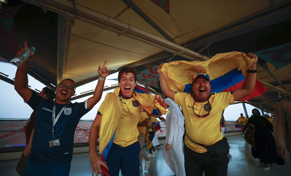 Hinchas-de-Ecuador-en-el-mundial-de-Qatar-scaled-2