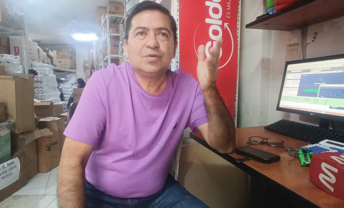 Galo Dávila, nació en Convento, parroquia rural de Chone, Manabí. Llegó a Manta hace más de 25 años. En la parroquia Tarqui, fundó Galiplaz