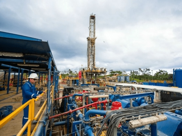 Imagen referencial. Sindicatos de Petroecuador condena desvinculación de 936 empleados