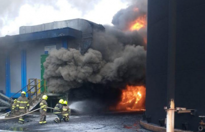 Incendio de gran magnitud en Refinería de Esmeraldas obliga a evacuar personal