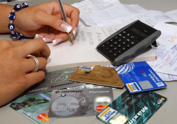 Puedes saldar tus deudas de tarjetas de crédito con métodos prácticos