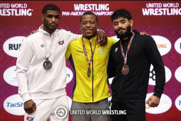Jeremy Peralta se corona campeón panamericano senior de lucha en Monterrey