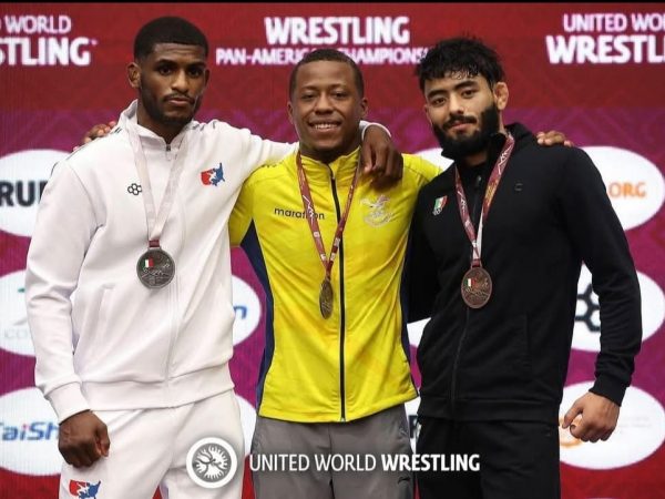 Jeremy Peralta se corona campeón panamericano senior de lucha en Monterrey