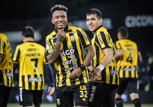 Jhon Jairo Sánchez lidera con doblete la goleada de Guaraní ante Libertad