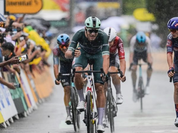 Jonathan Milan gana la etapa 17 y Narváez se mantiene en el puesto 16 del Tour de Francia