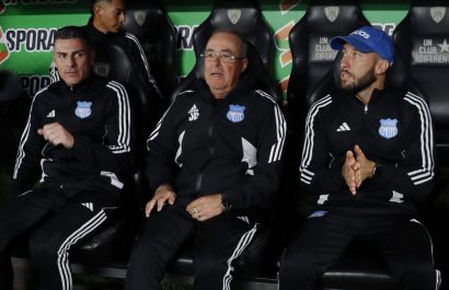 Jorge Célico, exdirector técnico de Emelec,reveló que el club le adeuda tres meses y medio de sueldo.
