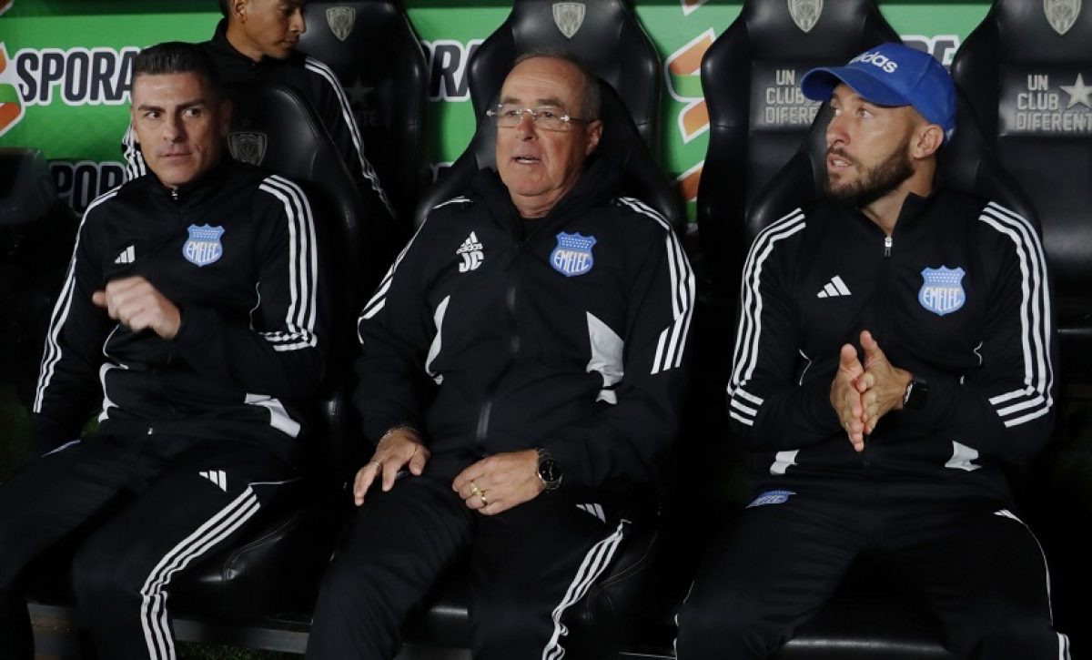 Jorge Célico, exdirector técnico de Emelec,reveló que el club le adeuda tres meses y medio de sueldo.
