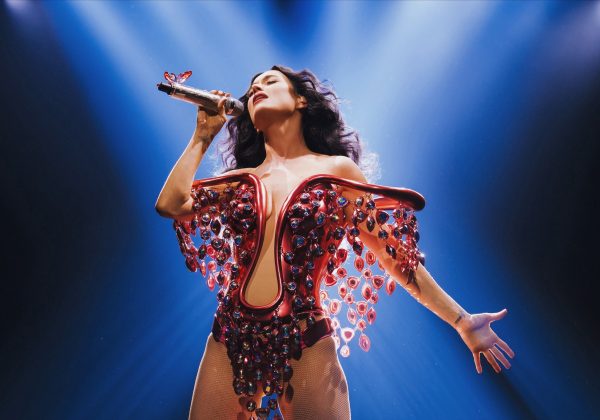 Katy Perry y su productora sancionadas por grabar videoclip en zona protegida