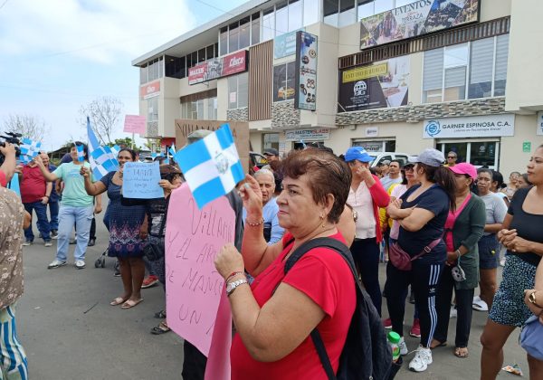 Los moradores de Villamarina temen que la disputa frene el desarrollo del barrio; ellos aseguran pertenecer a Manta.