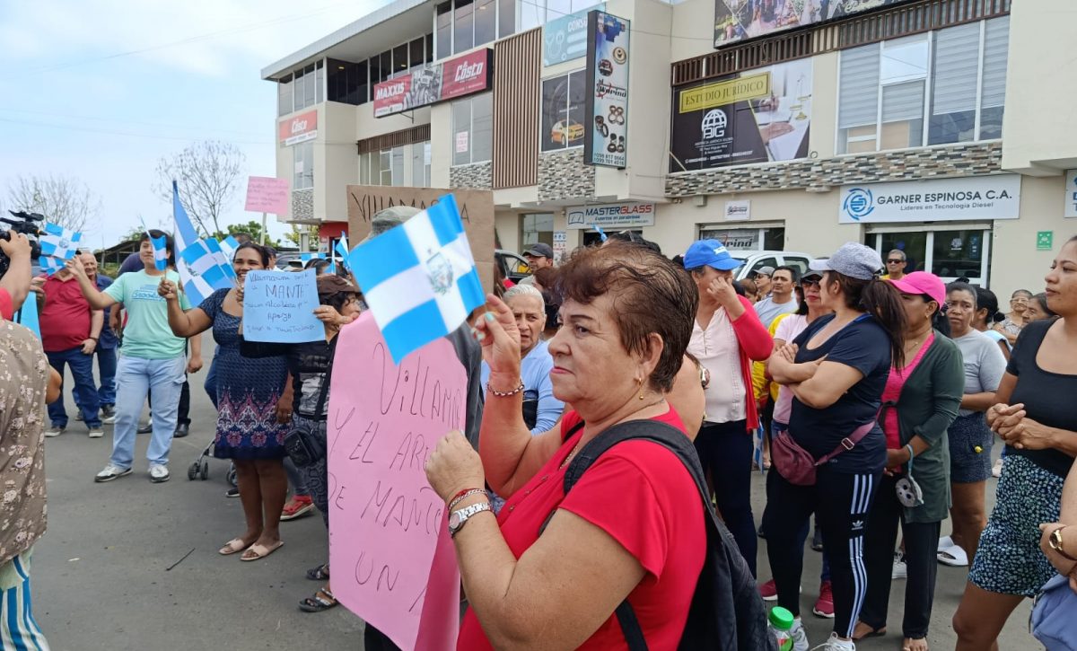 Los moradores de Villamarina temen que la disputa frene el desarrollo del barrio; ellos aseguran pertenecer a Manta.