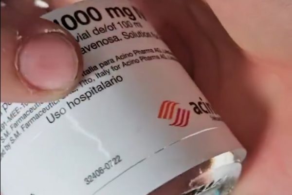 La Agencia Nacional de Regulación, Control y Vigilancia Sanitaria (Arcsa) clausuró una farmacia en el sector de Sauces 8, en Guayaquil.