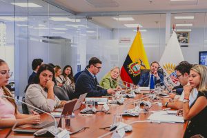 La Comisión de la Salud revisa propuestas para fortalecer subniveles de atención y prevenir el cáncer en Ecuador. (AN).
