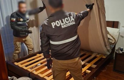 La Fiscalía General del Estado (FGE) ejecutó la madrugada de este lunes 28 de julio operativos simultáneos en Pichincha, Guayas y Bolívar.