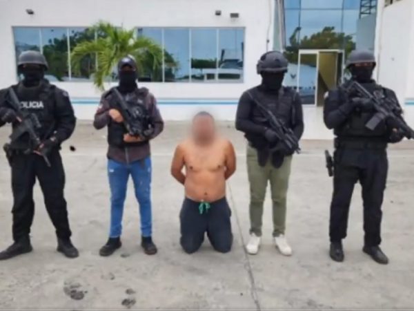 La Policía Nacional aprehendió a Steeven Y., presunto responsable de un triple asesinato registrado el sábado 16 de agosto en el cantón Jaramijó, en Manabí.