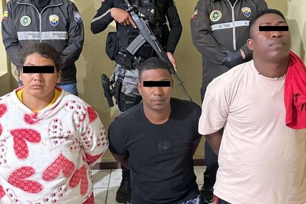 La Policía Nacional ejecutó un operativo en el sector El Piedrero, cantón La Troncal, que culminó con la aprehensión de tres presuntos sicarios.