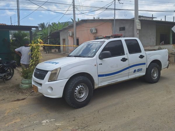 La Policía llegó al lugar donde se registró la balacera que dejó a Jipson Cherres fallecido.