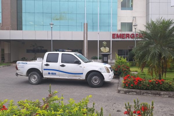 La Policía llegó hasta la casa de salud para investigar el caso.
